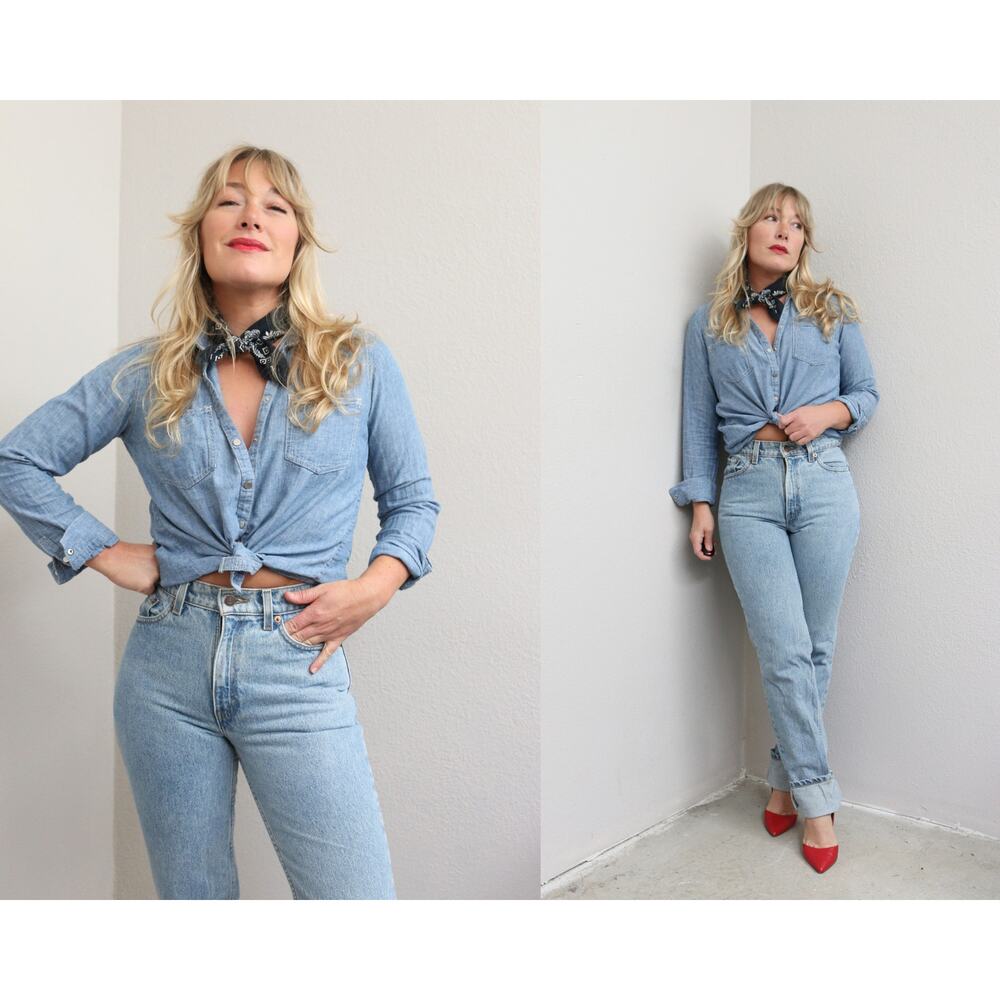 1990's Vintage 512 Levi's Slim Fit Straight Leg Light Wash Jeans ~Women's XXS XS